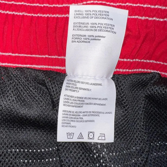 Speedo, M, black, red, white cargo board shorts, tie, mesh lined swim trunks - Picture 9 of 9